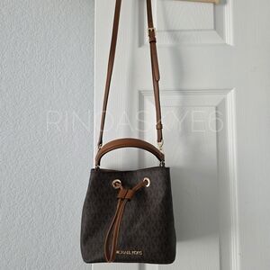 MICHAEL KORS Brown Suri MINI bucket crossbody bag